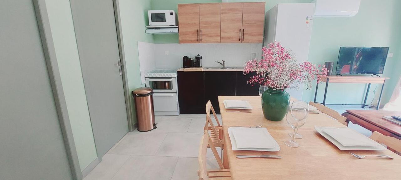 Location A La Semaine Apartment Neoules ภายนอก รูปภาพ