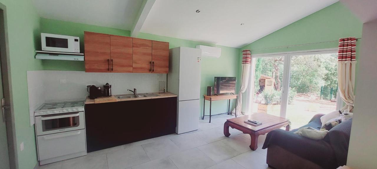 Location A La Semaine Apartment Neoules ภายนอก รูปภาพ
